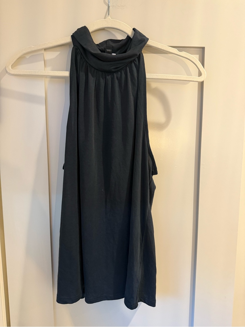 Express Sleeveless High-Neck Tank Top - Black
